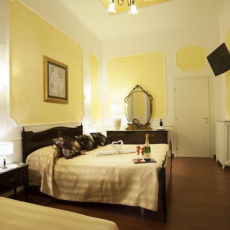 Palazzo Salini - Appartamento Familiare Сульмона Номер фото