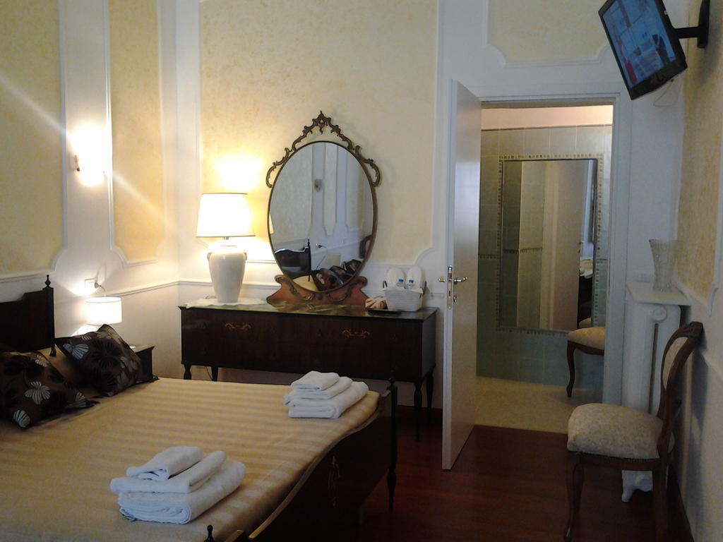 Palazzo Salini - Appartamento Familiare Сульмона Екстер'єр фото