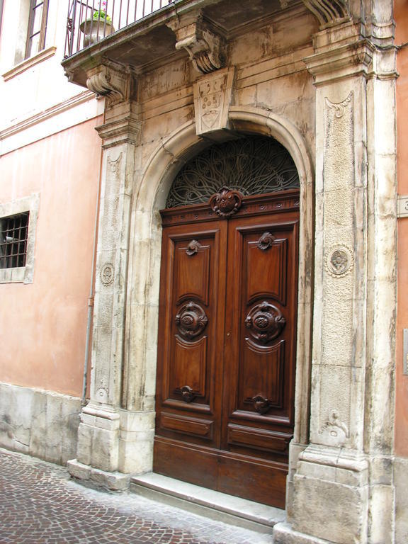 Palazzo Salini - Appartamento Familiare Сульмона Екстер'єр фото