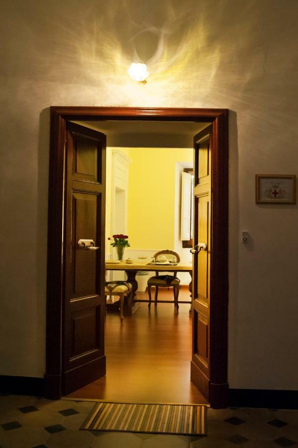 Palazzo Salini - Appartamento Familiare Сульмона Екстер'єр фото